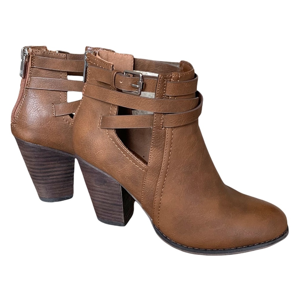 Cute heeled booties!